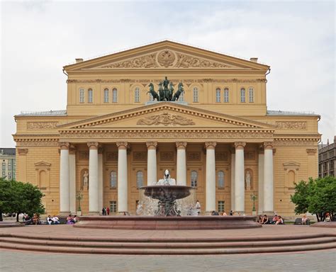 historic ballet and opera theatre in moscow